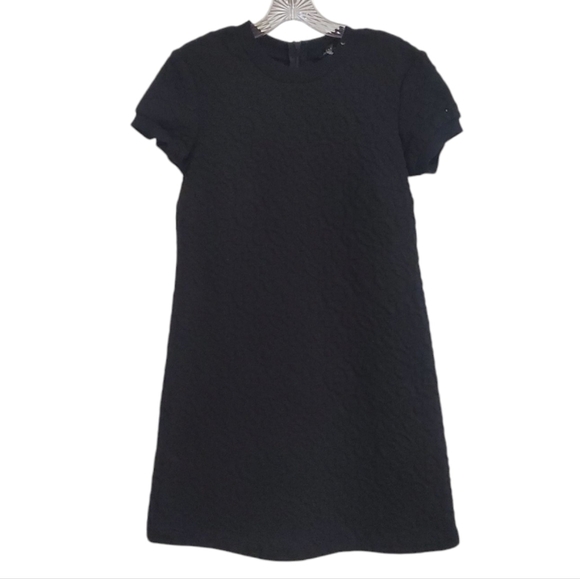 Zara WomanTextured  A-lined Black Dress Size M Short Sleeve Knee Length Quilted - Picture 1 of 10